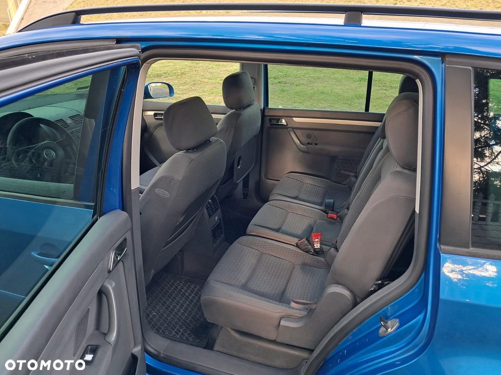 Volkswagen Touran 1.6 FSI Basis - 14