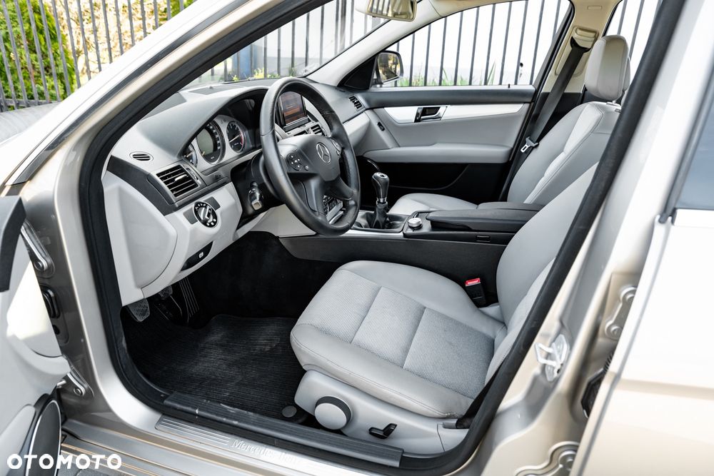 Mercedes-Benz Klasa C 200 CDI DPF Avantgarde - 18