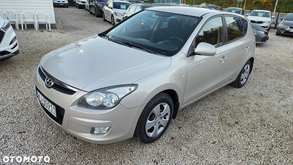 Hyundai i30 1.4 Comfort EU5 - 17