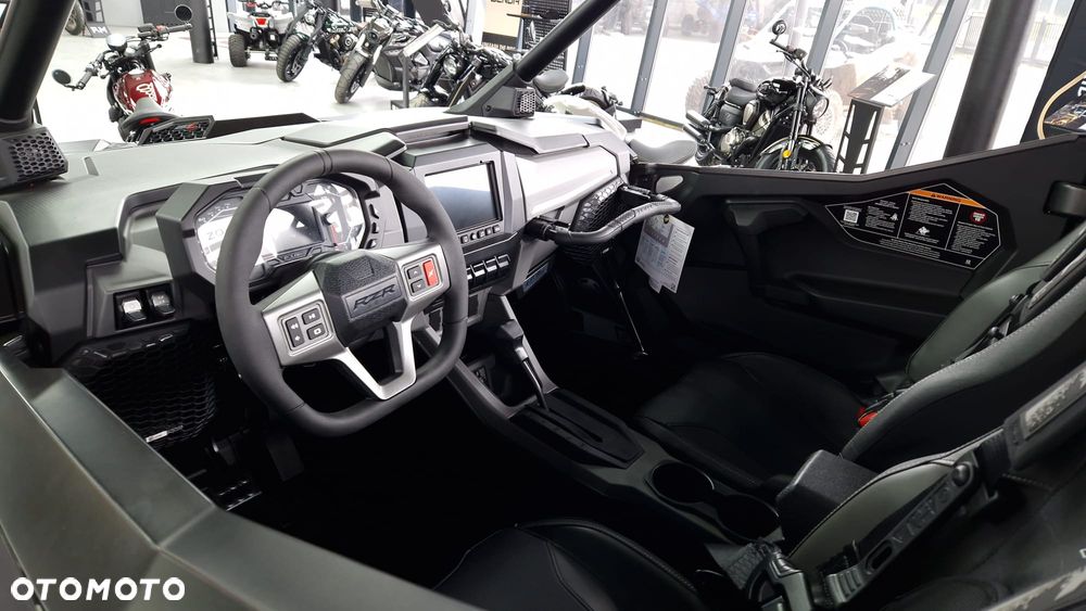 Polaris RZR - 8