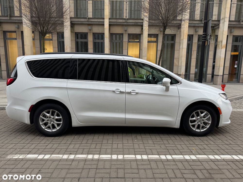 Chrysler Pacifica - 5