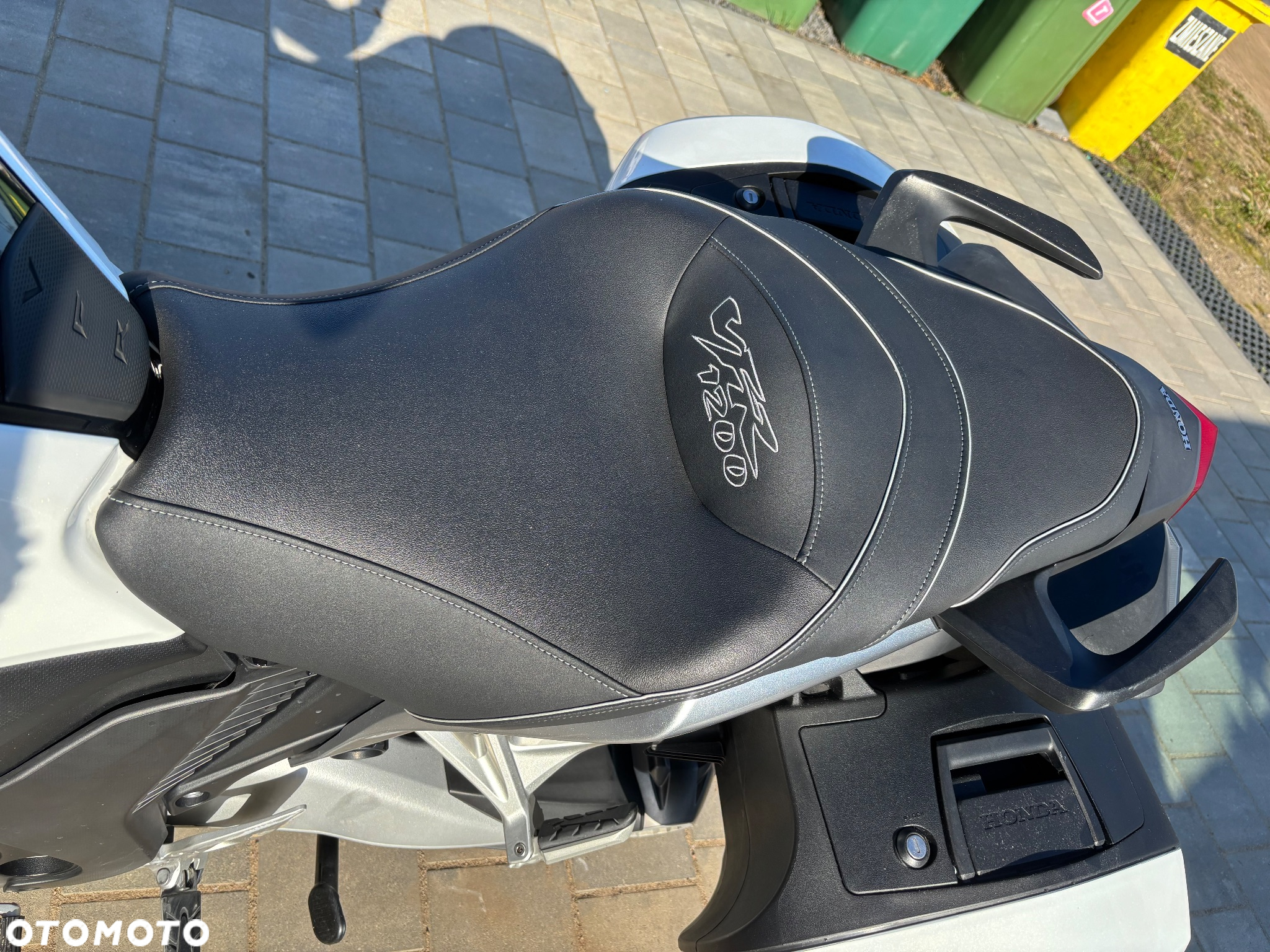 Honda VFR - 13