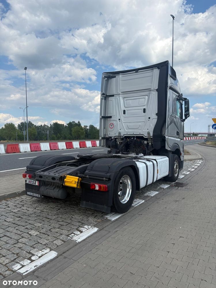 Mercedes-Benz Actros - 7