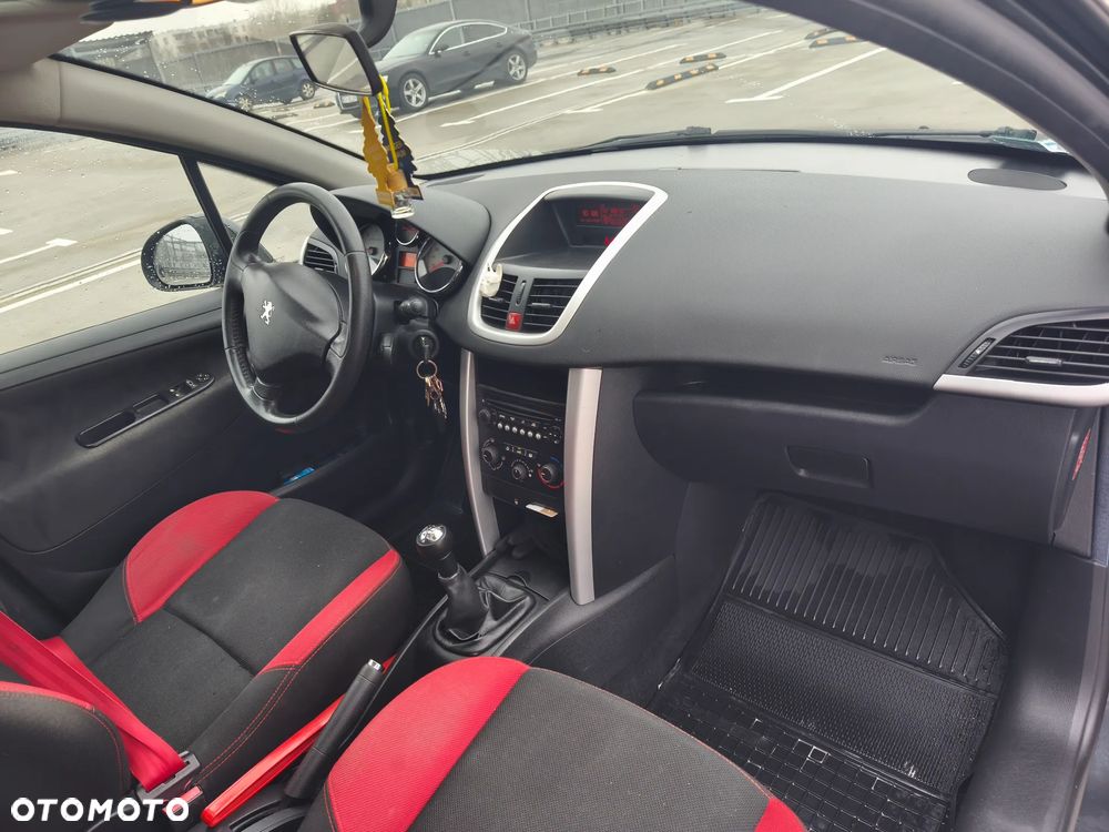 Peugeot 207 - 10