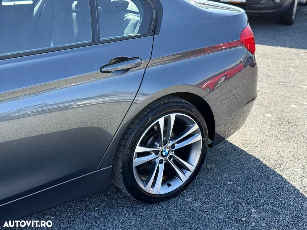 BMW Seria 3 320d xDrive Aut. - 16