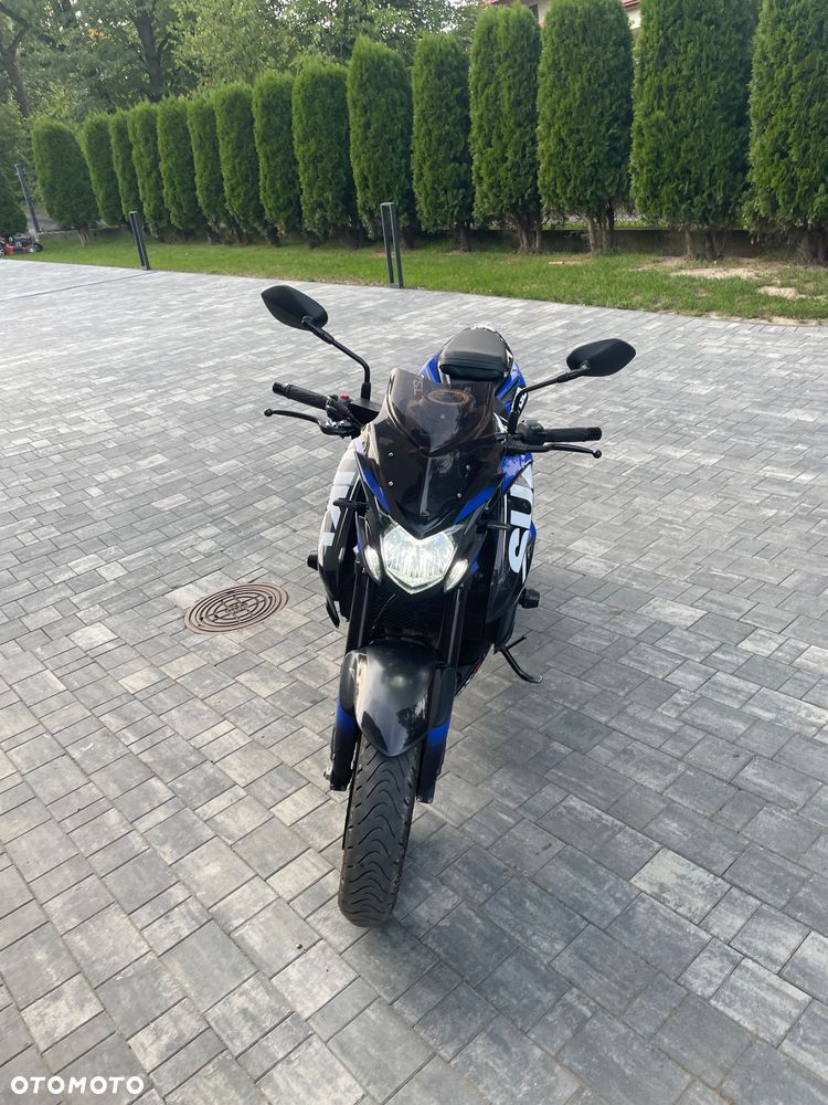 Suzuki GSX - 3