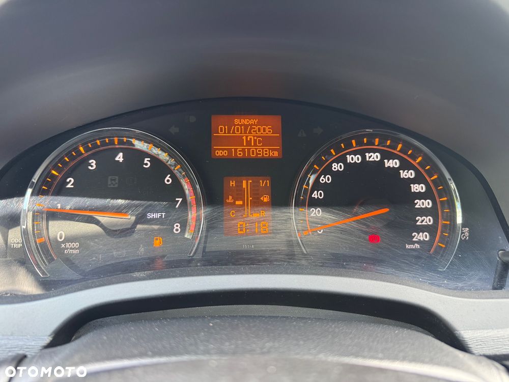 Toyota Avensis 2.0 Executive - 12
