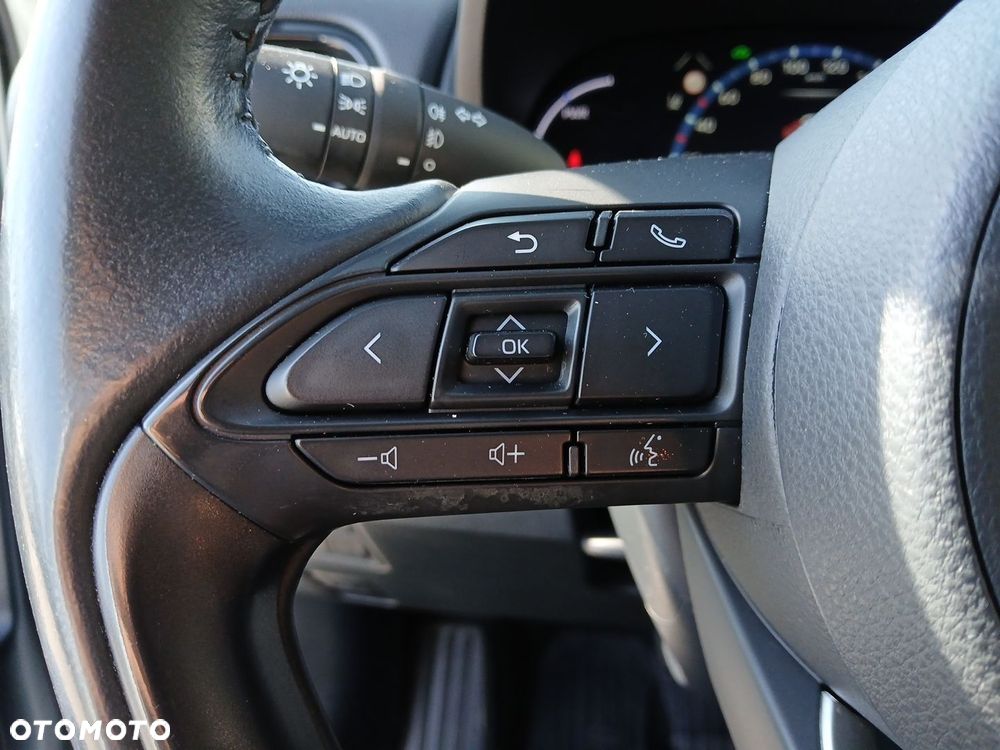 Toyota Yaris Cross Hybrid 1.5 Comfort 4x4 - 23