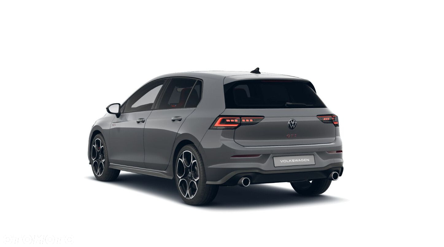 Volkswagen Golf - 5