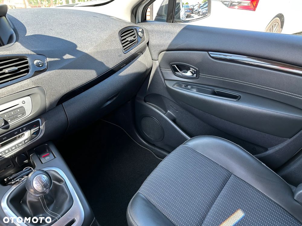 Renault Grand Scenic - 16