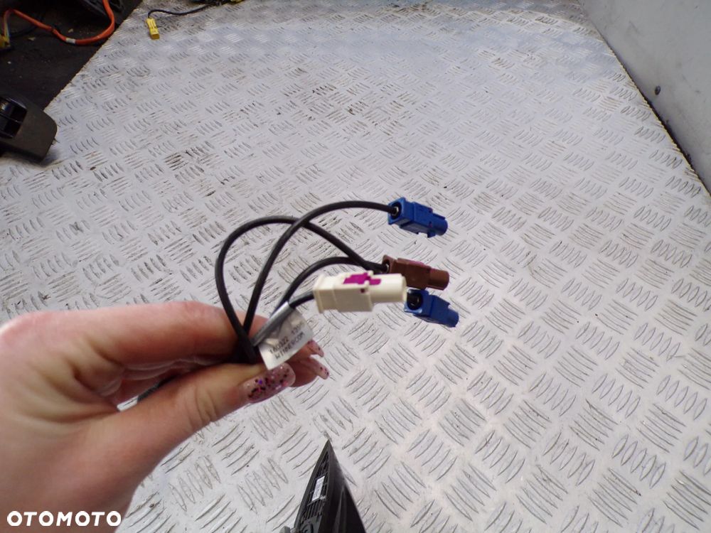 ANTENA PŁETWA REKIN DACIA SANDERO III RENAULT CAPTUR II  8201731020 - 5