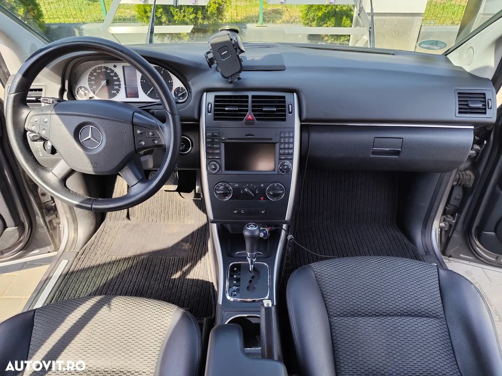 Mercedes-Benz B - 10