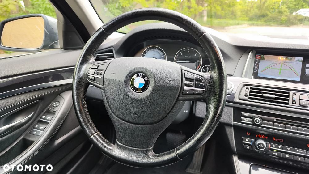 BMW Seria 5 520d - 31