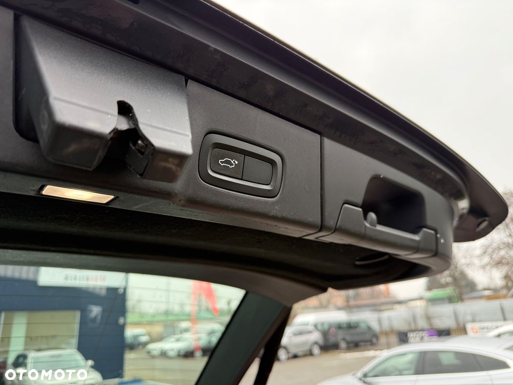 Volvo V90 D4 SCR R-Design - 19