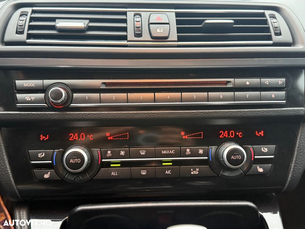 BMW Seria 5 525d xDrive Touring Aut. - 9