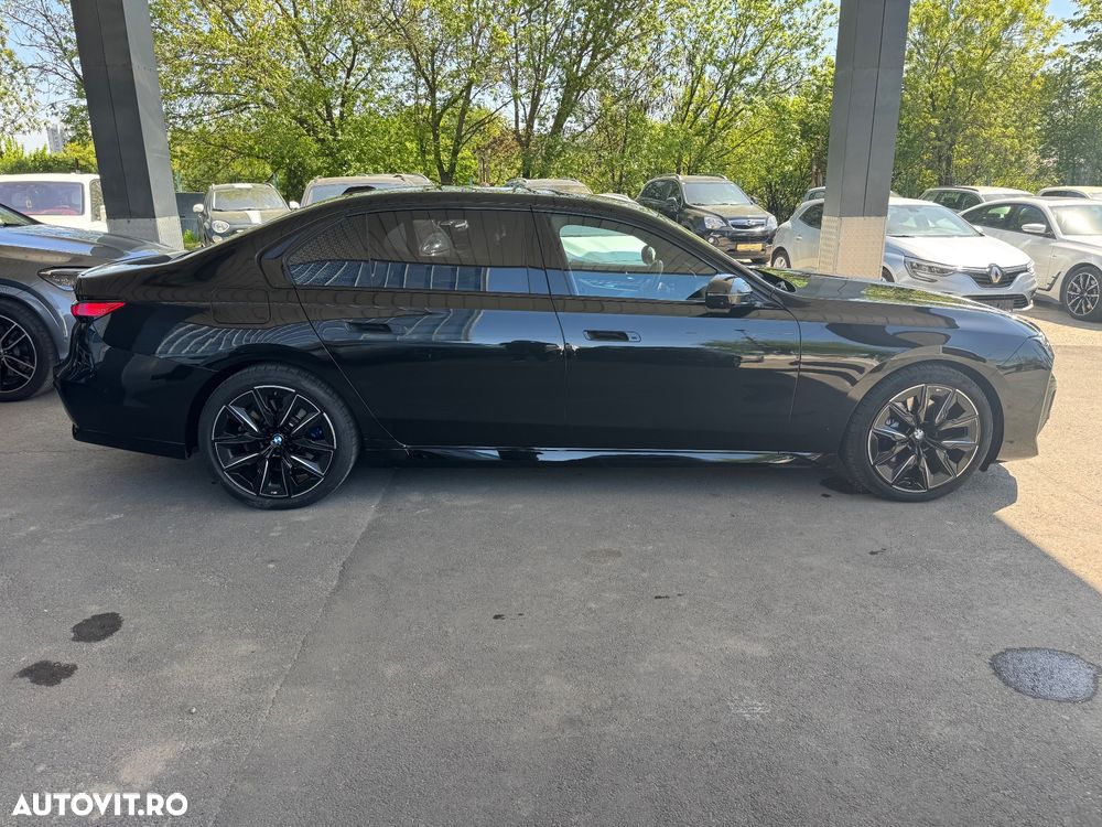 BMW Seria 7 740d xDrive MHEV - 25