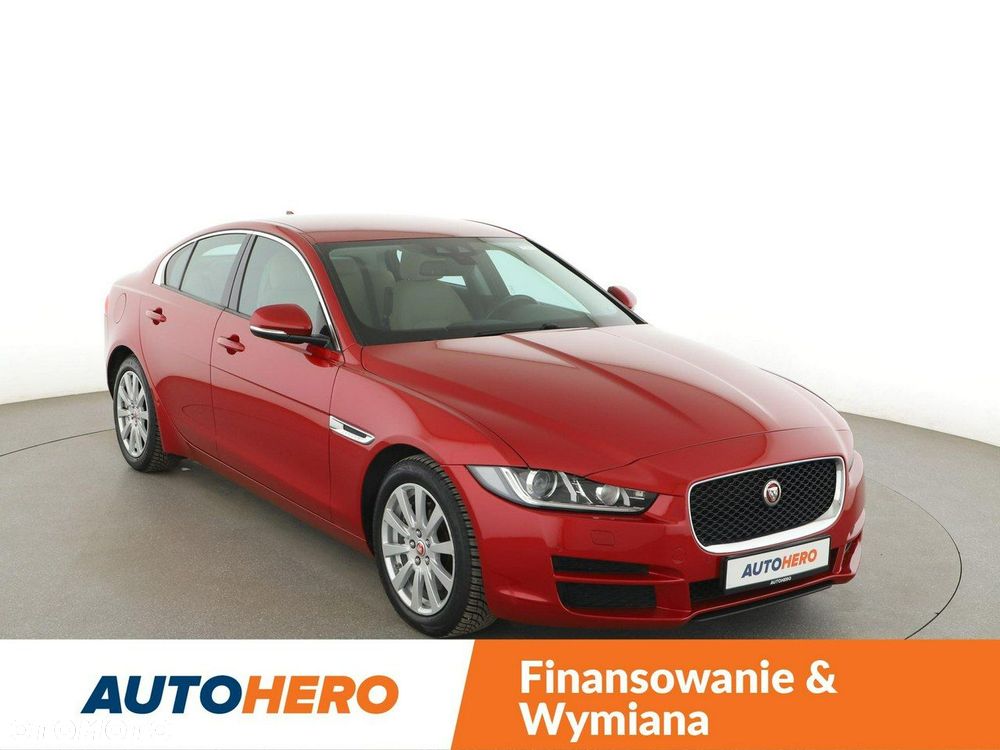 Jaguar XE - 10