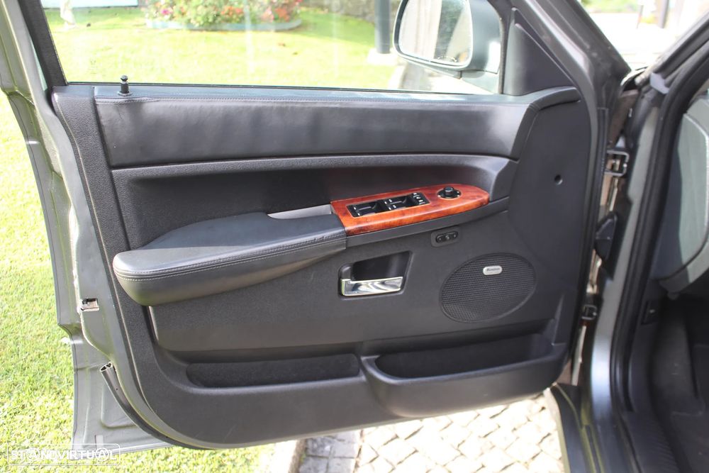 Jeep Grand Cherokee 3.0 CRD Auto Overland - 9