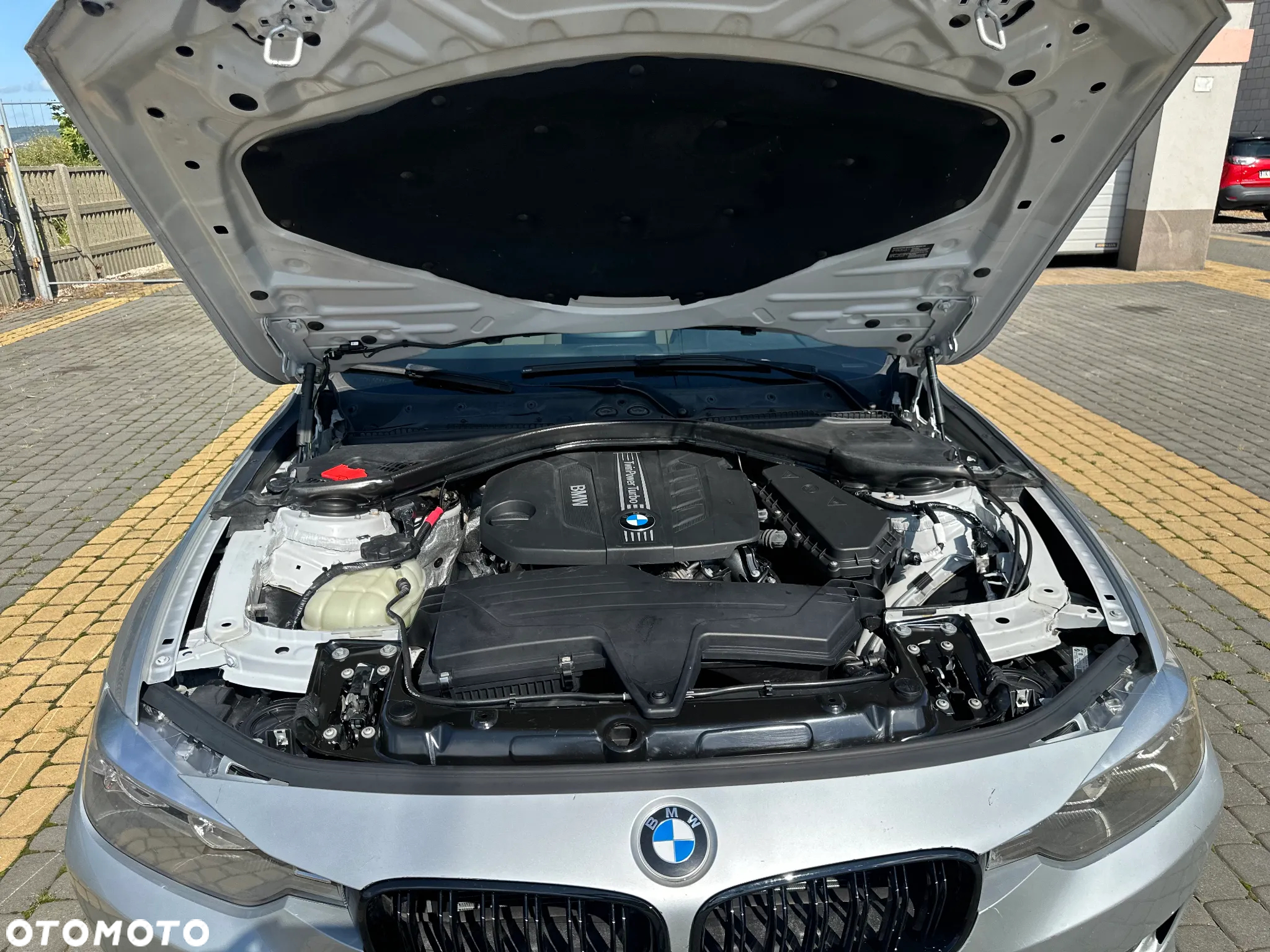BMW Seria 3 318d Luxury Line - 11