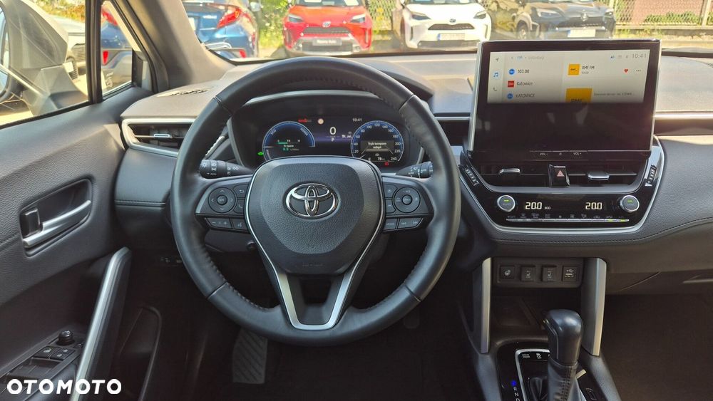 Toyota Corolla Cross - 11