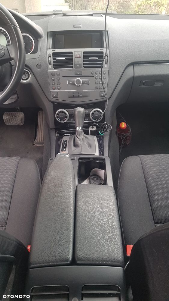 Mercedes-Benz Klasa C 180 CGI Automatik BlueEFFICIENCY - 7