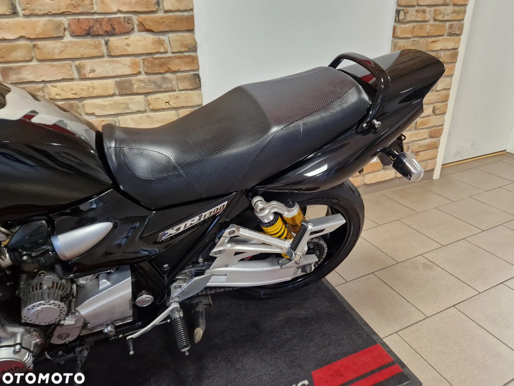 Yamaha XJR - 13