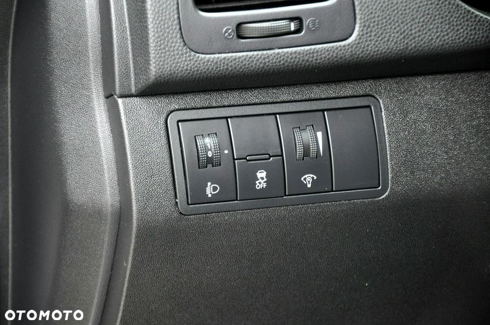 Kia Venga - 34