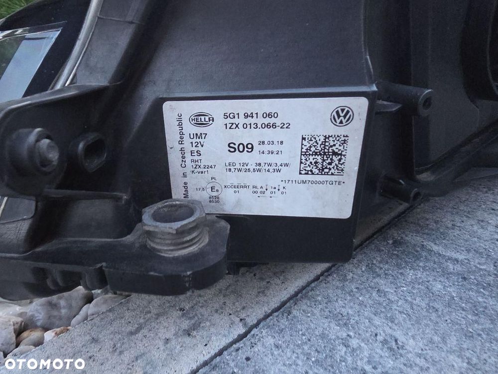 VW GOLF 7 VII 5G1 LIFT R-LINE Lampa prawa przód Full Led Matrix 5G1941060 - 10