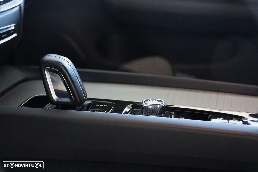 Volvo V60 2.0 B4 R-Design Geartronic - 15