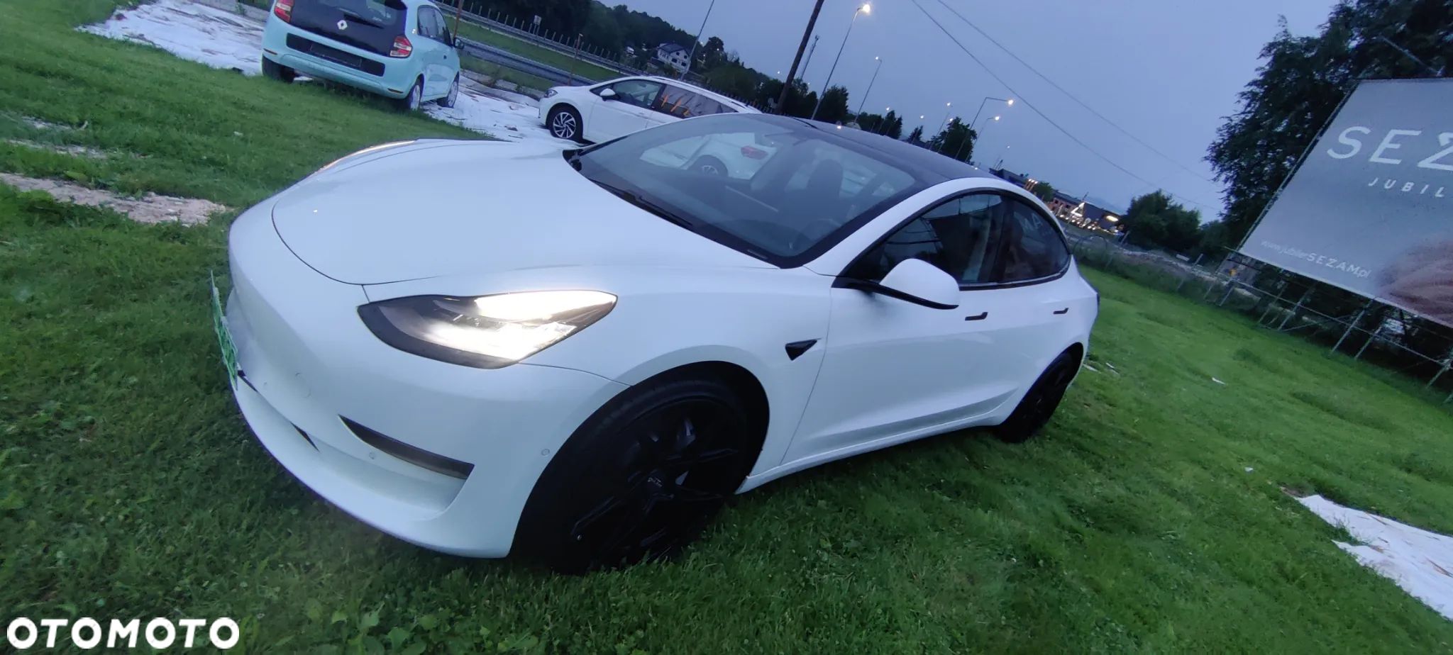 Tesla Model 3 - 1