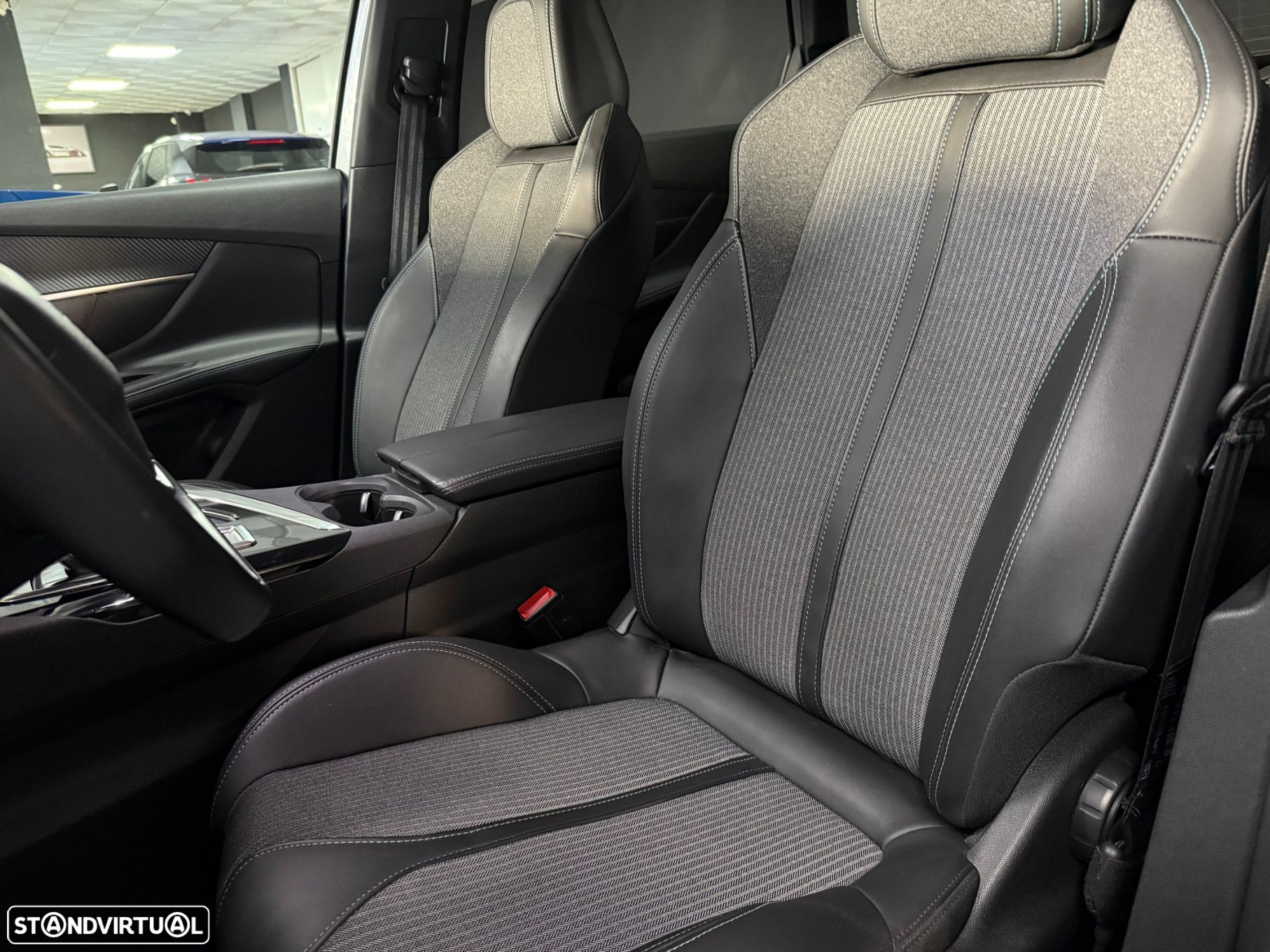 Peugeot 5008 1.5 BlueHDi Allure EAT8 - 11