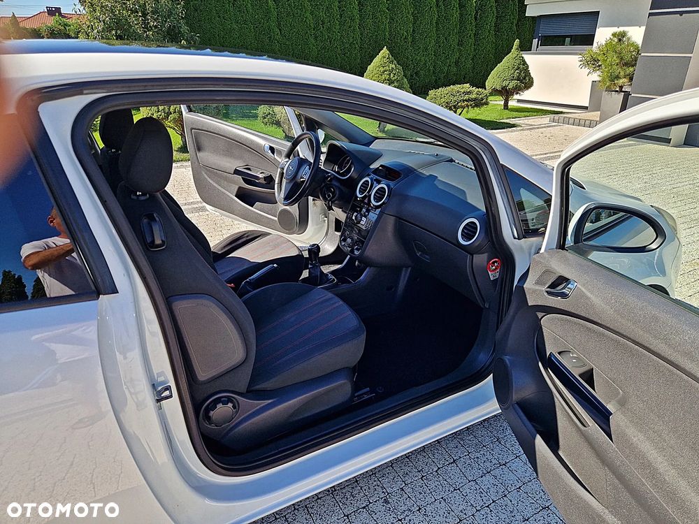 Opel Corsa 1.2 16V Limited Edition - 5