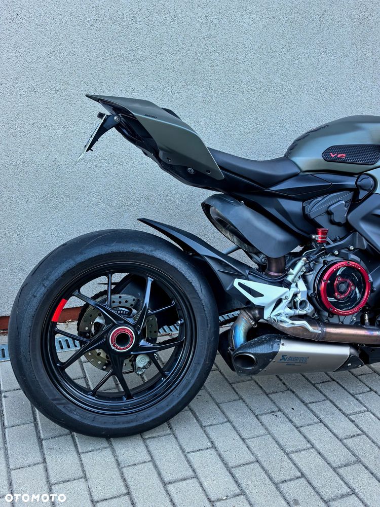 Ducati Streetfighter V2 - 4