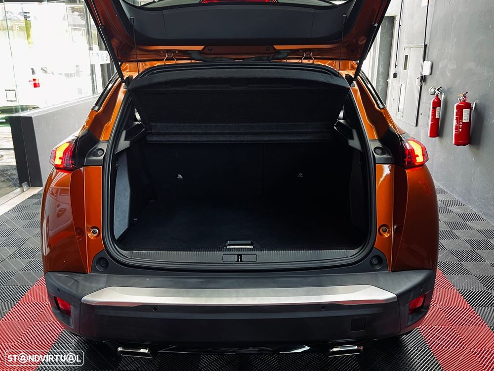 Peugeot 2008 1.2 PureTech GT Line - 31