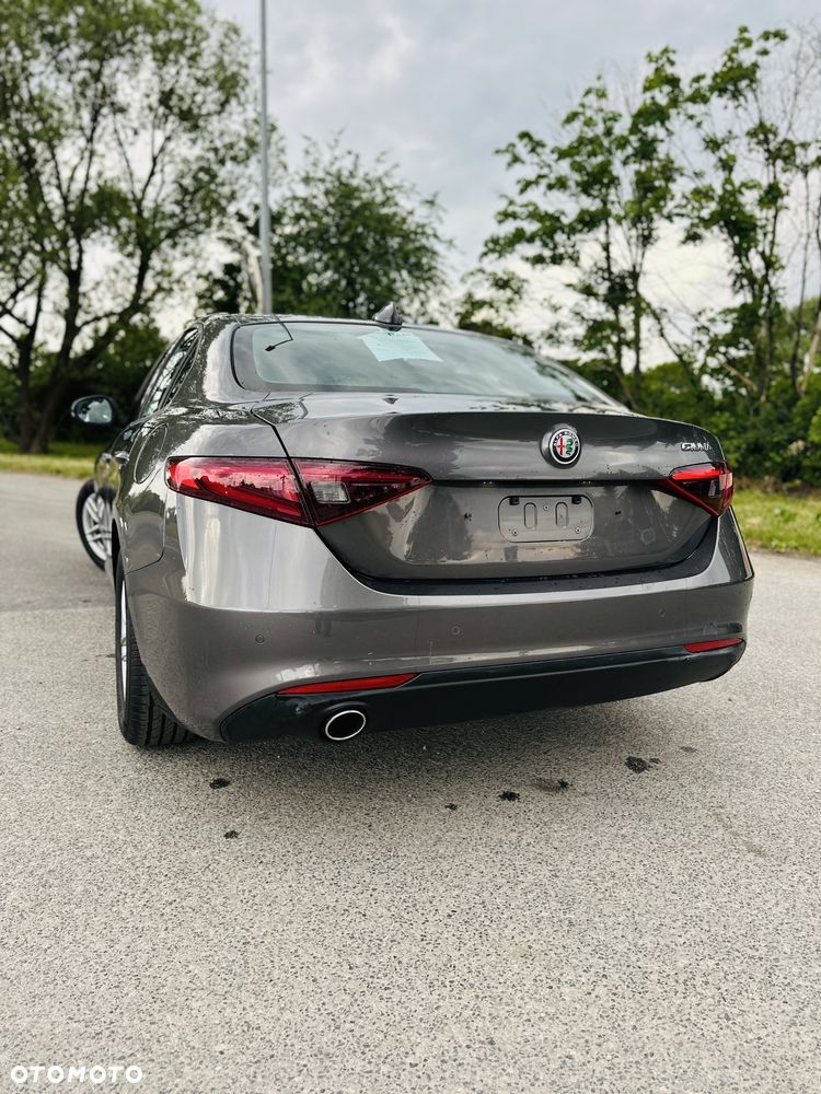 Alfa Romeo Giulia - 4