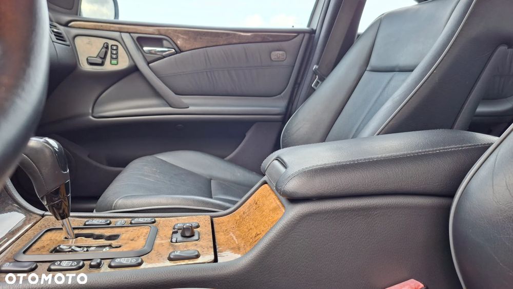 Mercedes-Benz Klasa E 430 T Avantgarde - 33