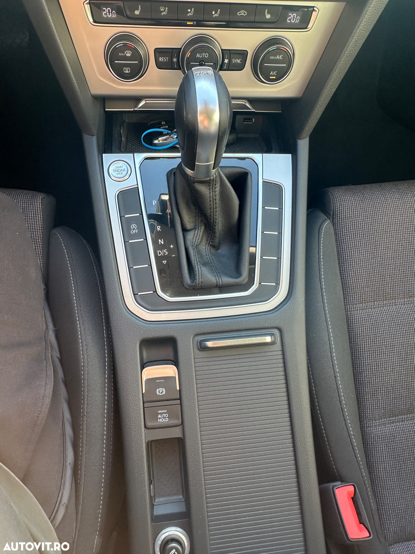Volkswagen Passat Variant 2.0 TDI DSG (BlueMotion Technology) Comfortline - 34