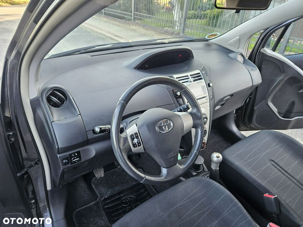 Toyota Yaris - 8