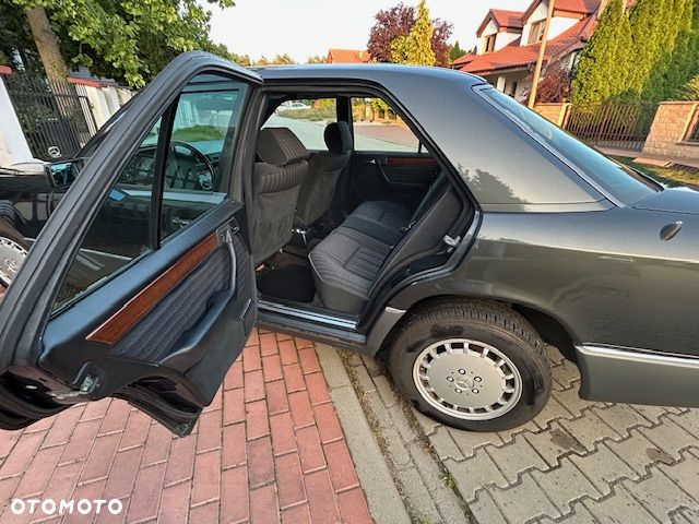 Mercedes-Benz W124 (1984-1993) - 8