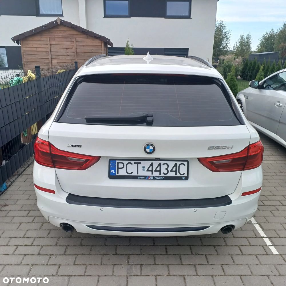 BMW Seria 5 520d xDrive Luxury Line sport - 2