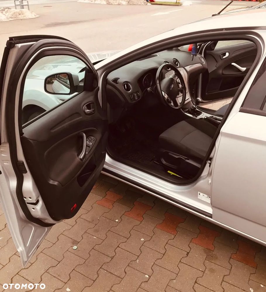 Ford Mondeo Turnier 2.0 TDCi Ambiente - 2