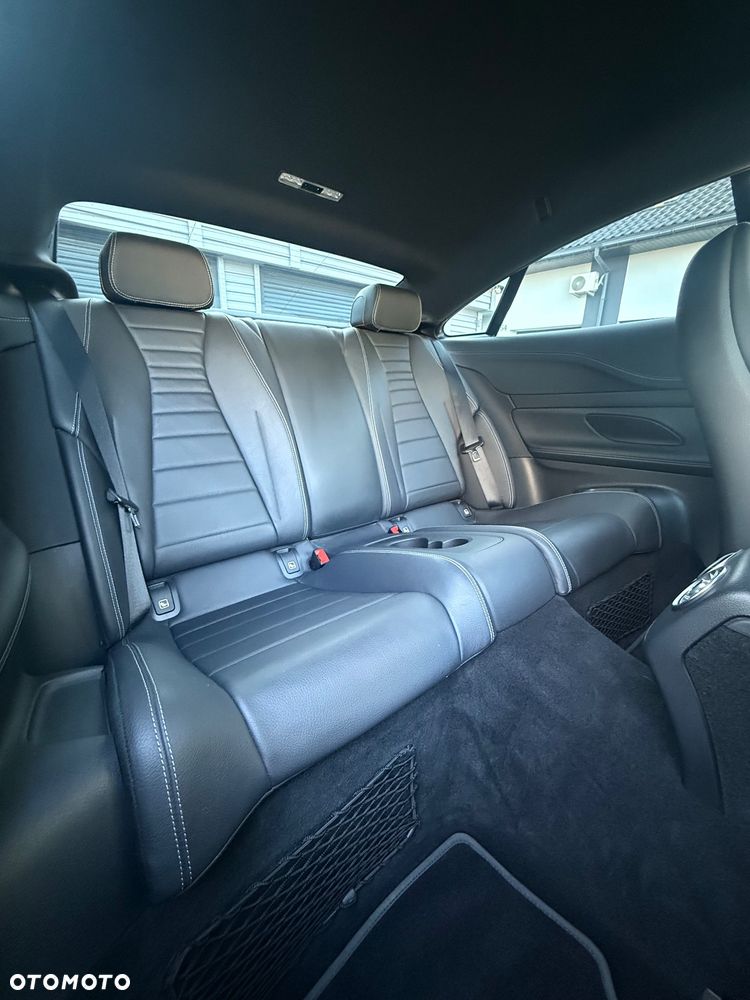 Mercedes-Benz Klasa E 220 d 9G-TRONIC AMG Line - 22