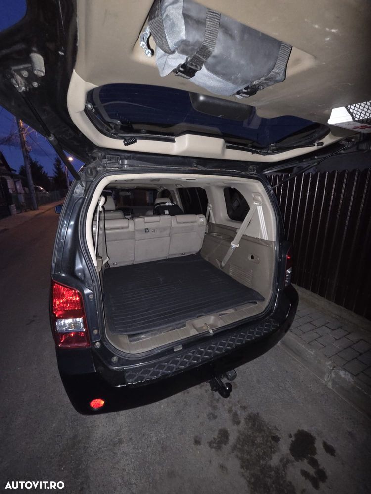 Nissan Pathfinder - 8