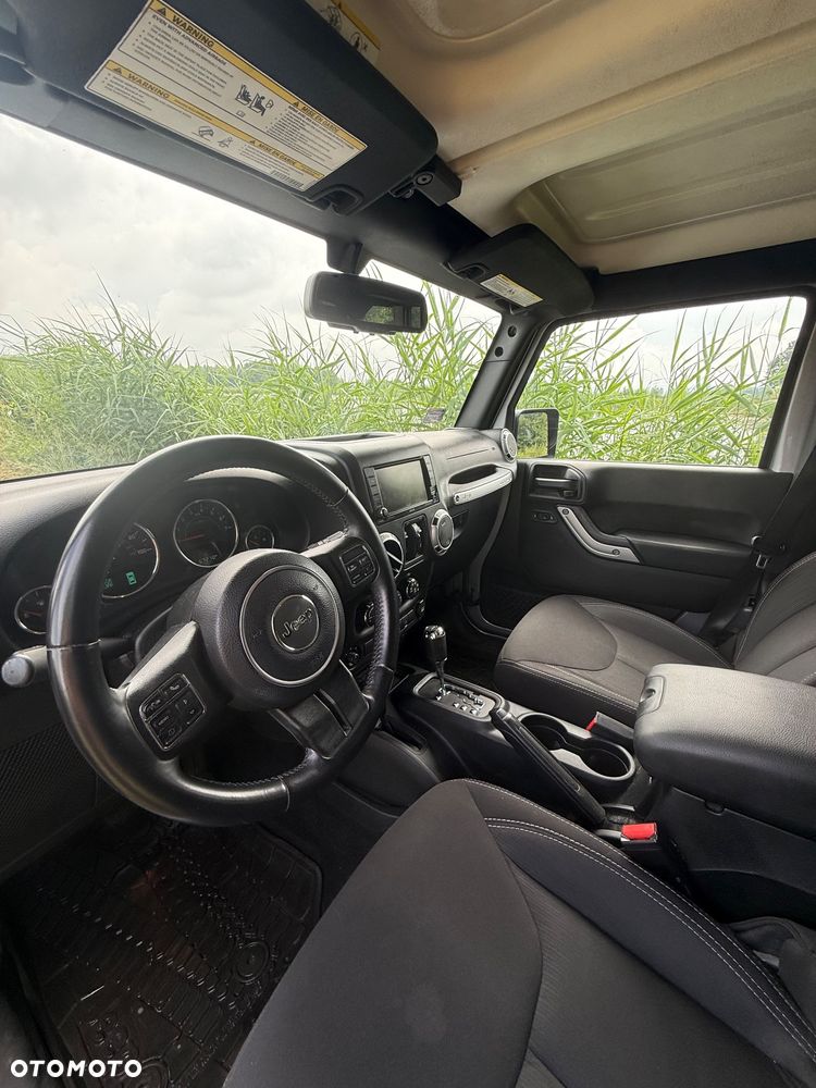 Jeep Wrangler 3.6 Unlim Sahara - 11