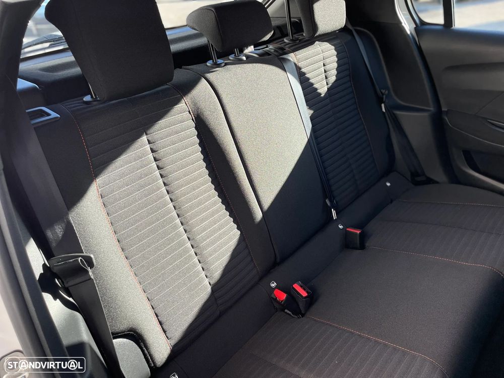 Peugeot e-208 50 kWh Active — fotografia 17