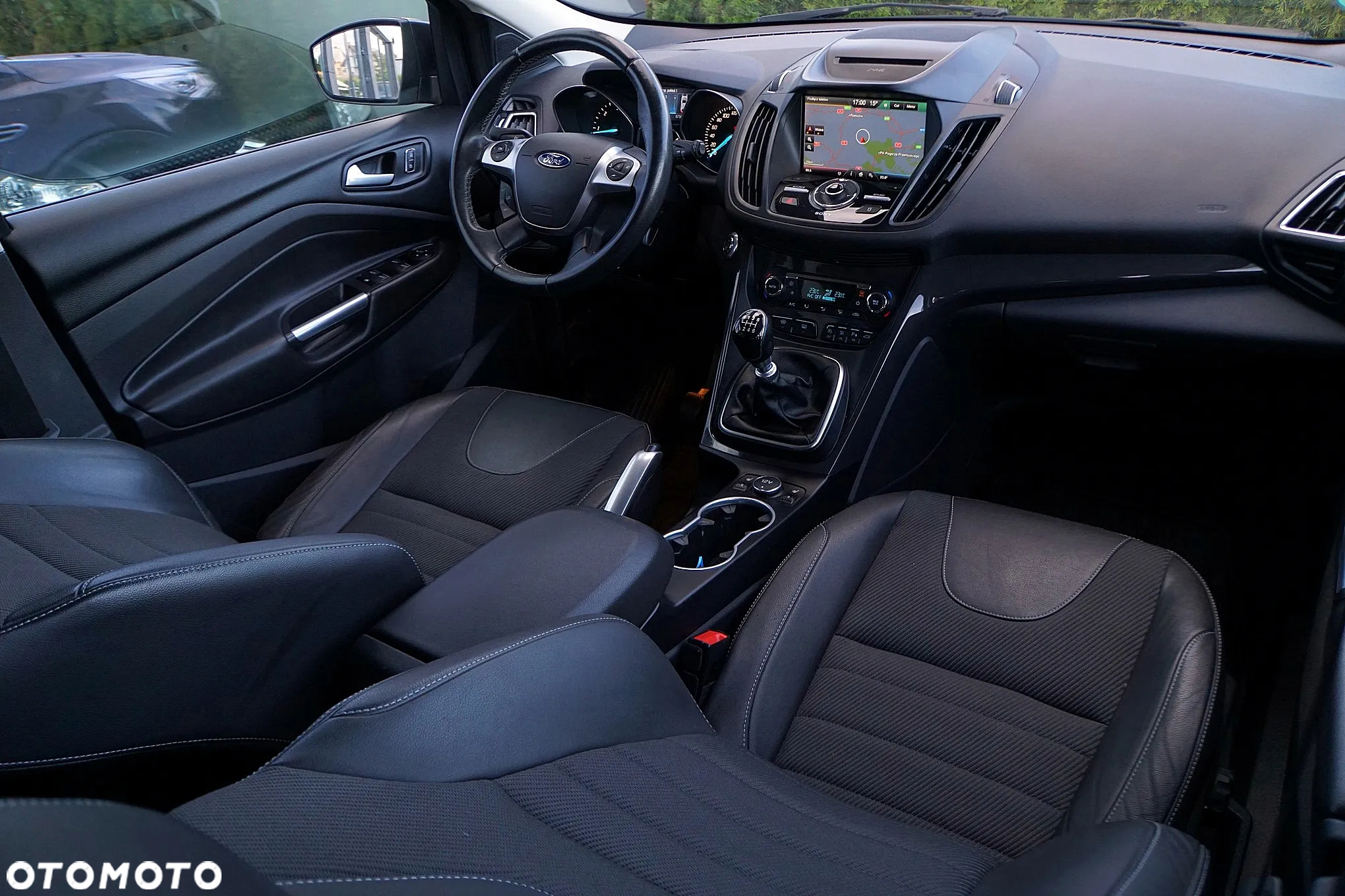 Ford Kuga 2.0 TDCi 4x4 ST-Line - 22