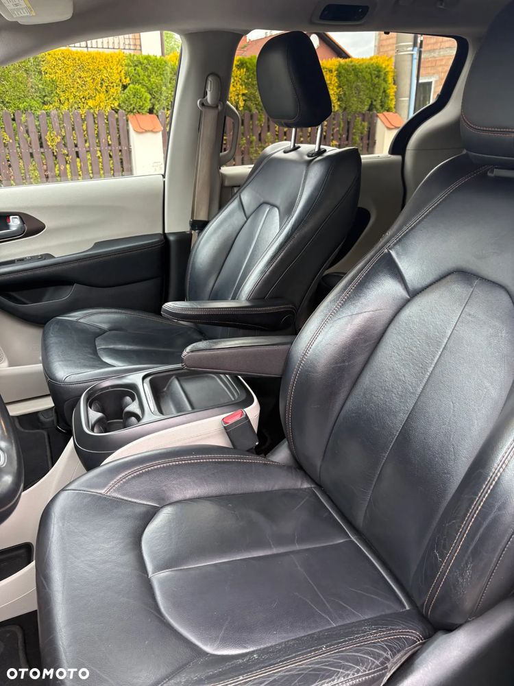 Chrysler Pacifica - 19