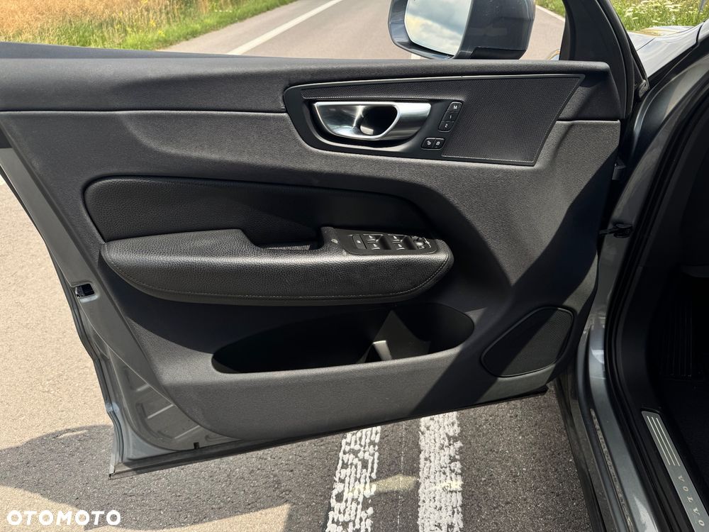 Volvo XC 60 T6 AWD Momentum - 12