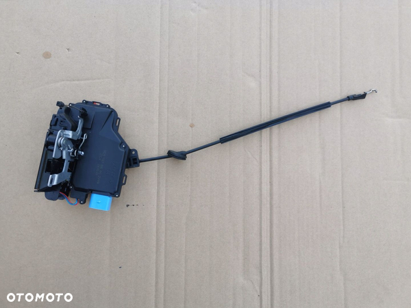 Zamek prawy przód Golf V Jetta Caddy Touran 3D1837016AC