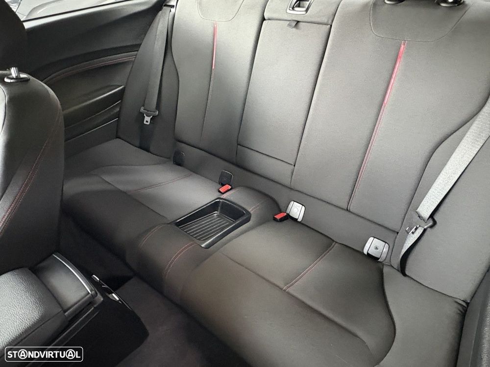 BMW 218 d Coupe Line Sport - 23